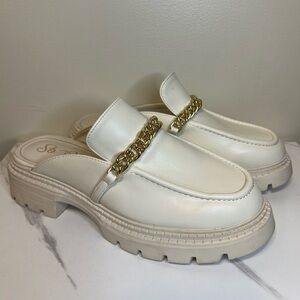 ✨5 for $25✨ So me all that chain mules loafers